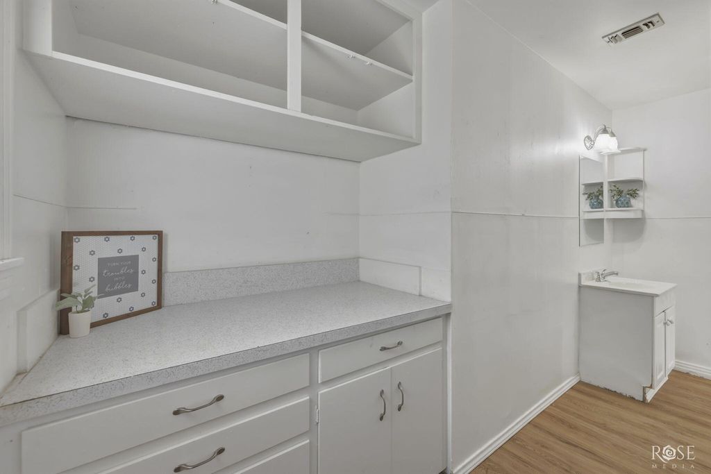 Image 21 of property listing at 1106 E 22nd Street, San Angelo, TX 76903