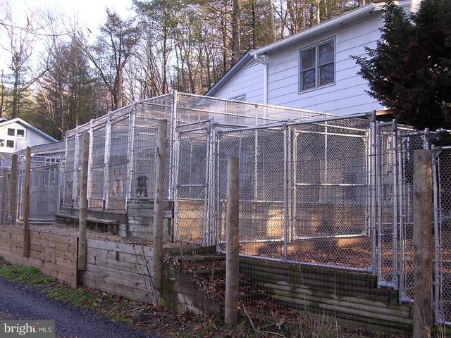 20 VICTORY LN, Castleton, VA 22716