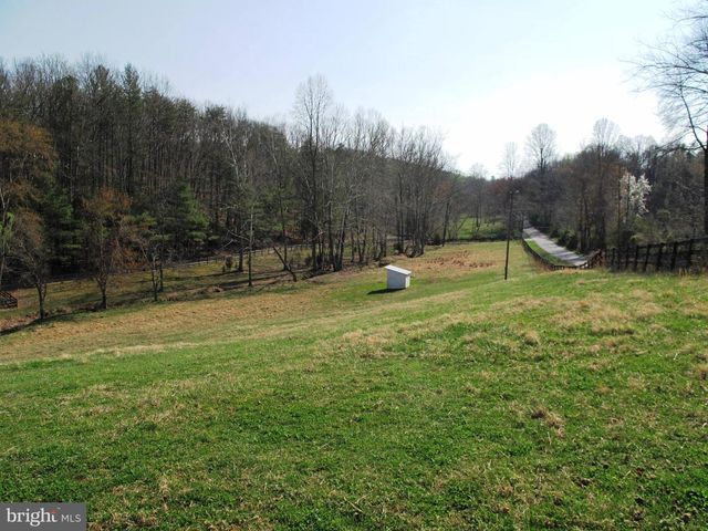 20 VICTORY LN, Castleton, VA 22716