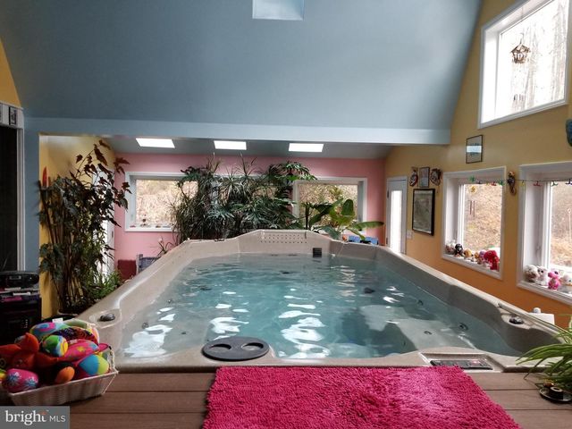 20 VICTORY LN, Castleton, VA 22716