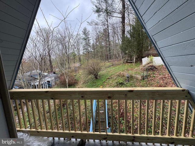 20 VICTORY LN, Castleton, VA 22716