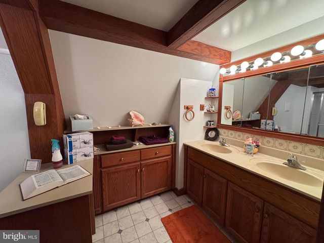 20 VICTORY LN, Castleton, VA 22716