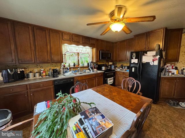 20 VICTORY LN, Castleton, VA 22716