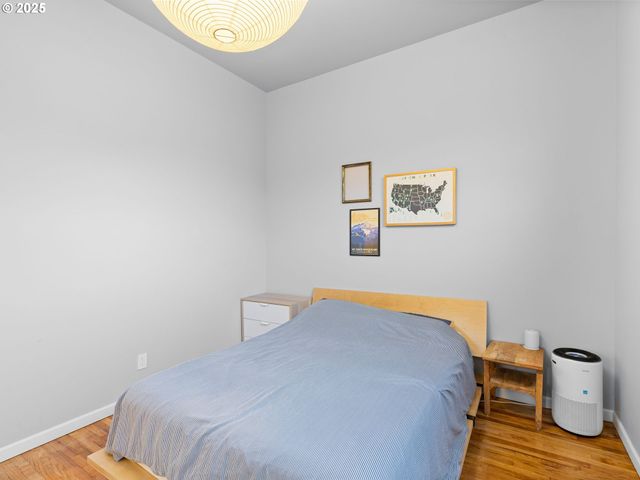 1305 Se BELMONT St, Portland, OR 97214