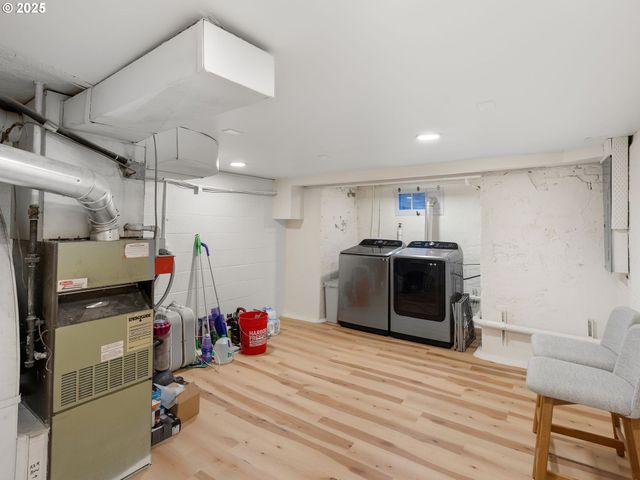 1305 Se BELMONT St, Portland, OR 97214