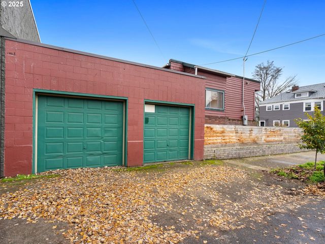 1305 Se BELMONT St, Portland, OR 97214