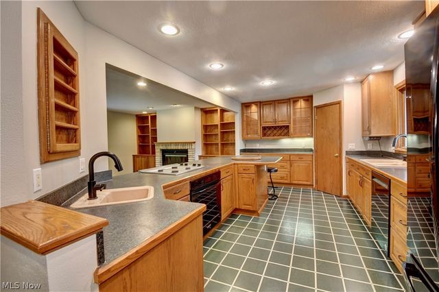 3136 Englewood Drive, Silver Lake, OH 44224