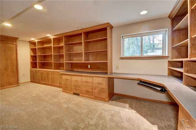 3136 Englewood Drive, Silver Lake, OH 44224