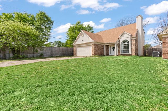 1029 Danforth Court, Arlington, TX 76017