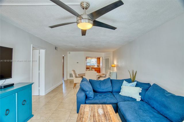 68 Yacht Club Dr 2, North Palm Beach, FL 33408