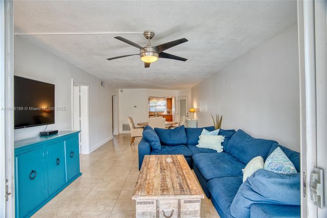 68 Yacht Club Dr 2, North Palm Beach, FL 33408