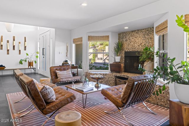 4303 E MCDONALD Drive, Phoenix, AZ 85018