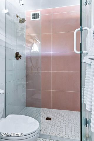 4303 E MCDONALD Drive, Phoenix, AZ 85018