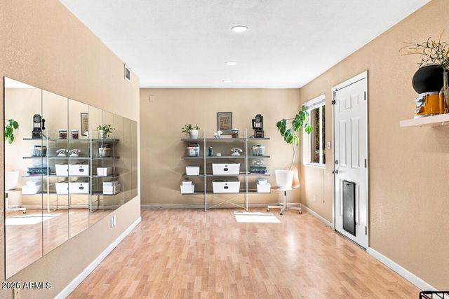 4303 E MCDONALD Drive, Phoenix, AZ 85018