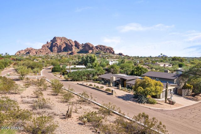 4303 E MCDONALD Drive, Phoenix, AZ 85018
