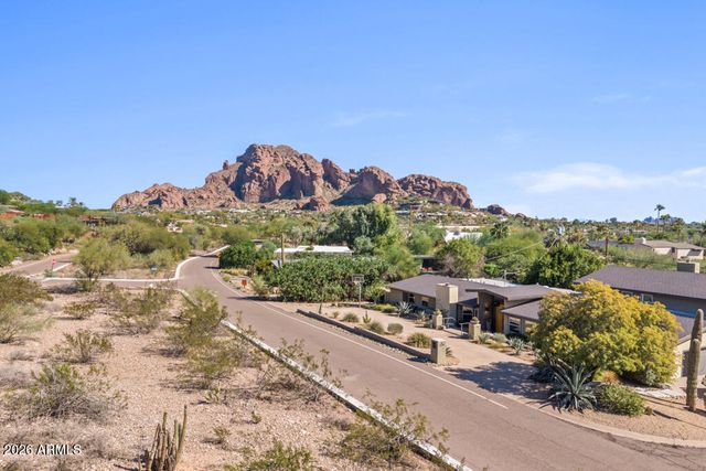 4303 E MCDONALD Drive, Phoenix, AZ 85018
