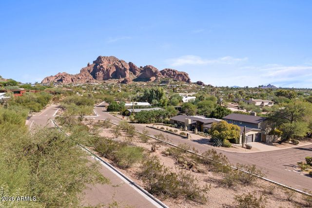 4303 E MCDONALD Drive, Phoenix, AZ 85018