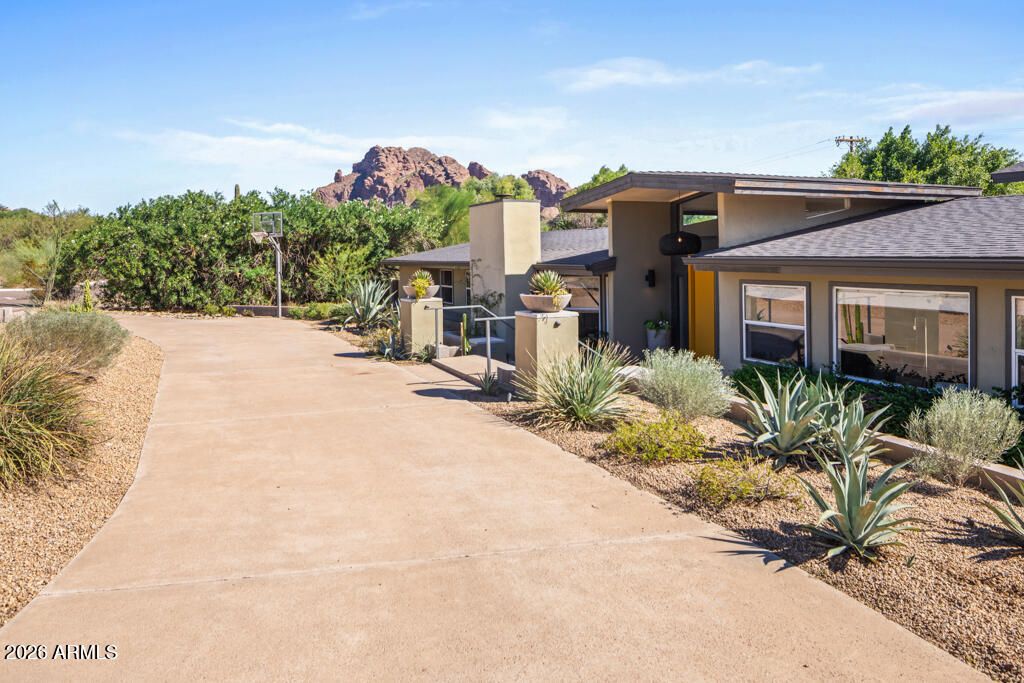 4303 E MCDONALD Drive, Phoenix, AZ 85018