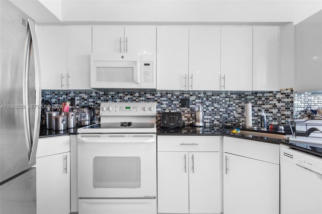 19195 NE 36th Court 2502, Aventura, FL 33180