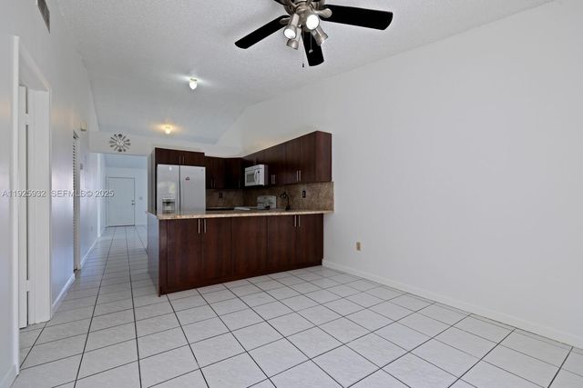 9098 NW 114th St, Hialeah Gardens, FL 33018