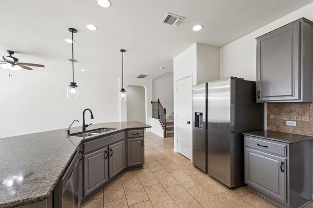 1408 Reklaw LN, Leander, TX 78641