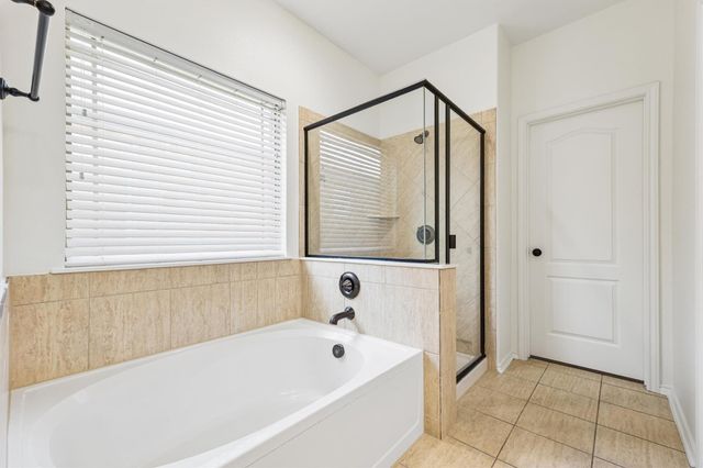 1408 Reklaw LN, Leander, TX 78641