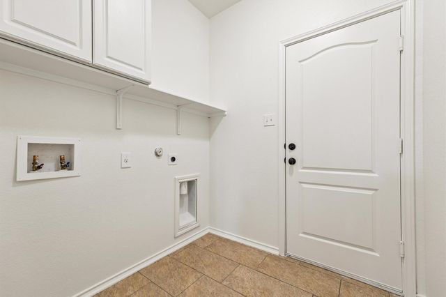 1408 Reklaw LN, Leander, TX 78641