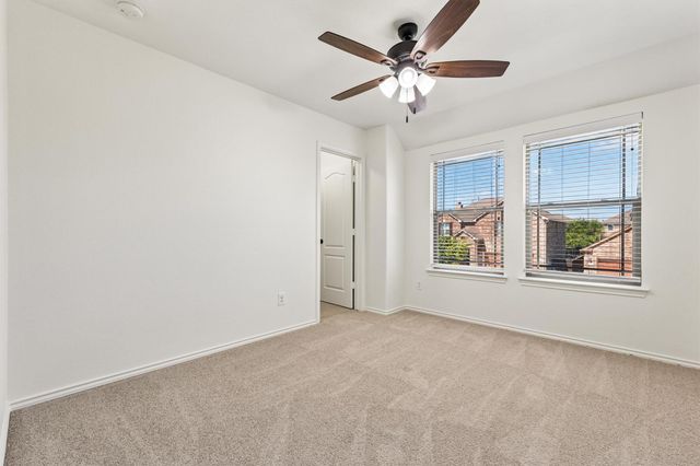 1408 Reklaw LN, Leander, TX 78641