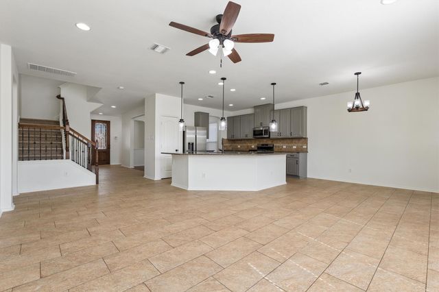 1408 Reklaw LN, Leander, TX 78641