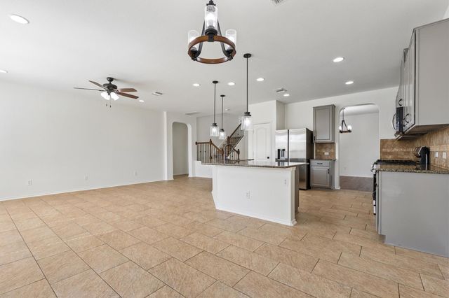 1408 Reklaw LN, Leander, TX 78641