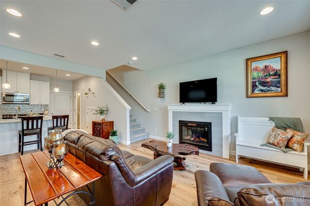 13731 NW 7th Place, Vancouver, WA 98685