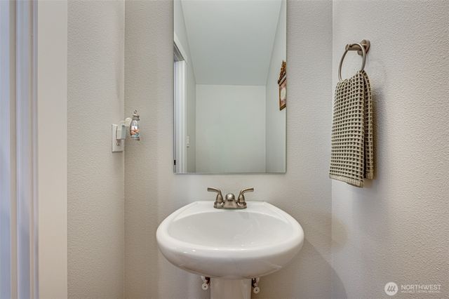 13731 NW 7th Place, Vancouver, WA 98685