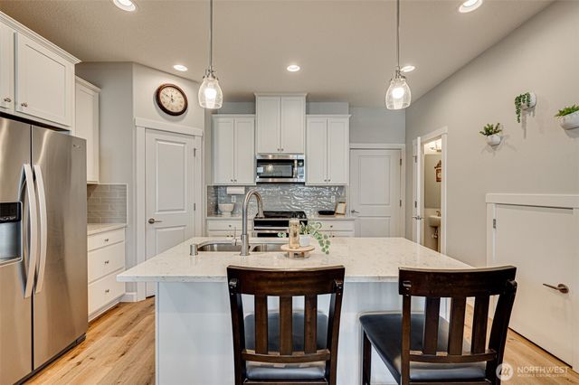 13731 NW 7th Place, Vancouver, WA 98685