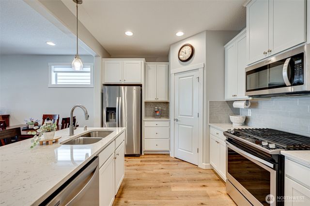 13731 NW 7th Place, Vancouver, WA 98685