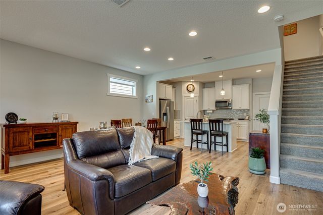 13731 NW 7th Place, Vancouver, WA 98685