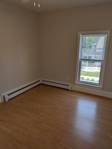 644 Pine Street, Manchester, NH 03104