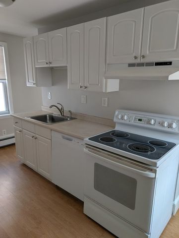 644 Pine Street, Manchester, NH 03104