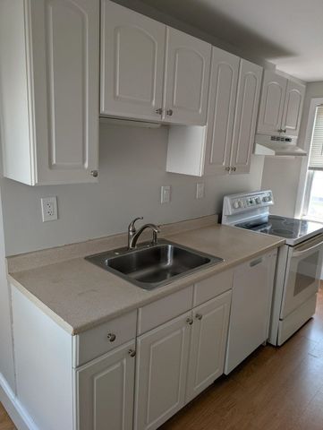 644 Pine Street, Manchester, NH 03104