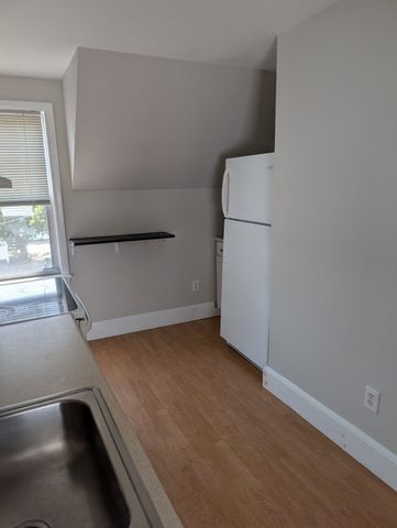 644 Pine Street, Manchester, NH 03104