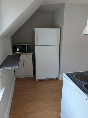 644 Pine Street, Manchester, NH 03104