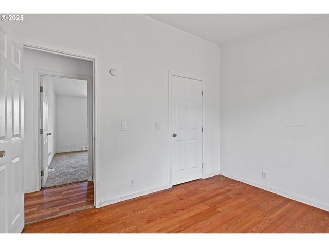 1829 E WILLOW St, Myrtle Point, OR 97458