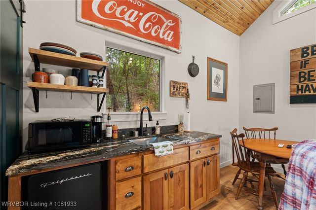 7120 Hide Away Circle, Greenwood, AR 72936
