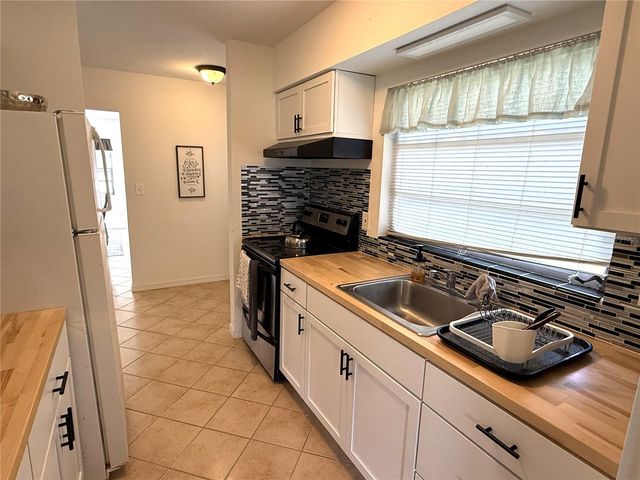 16603 HANNA ROAD, Lutz, FL 33549