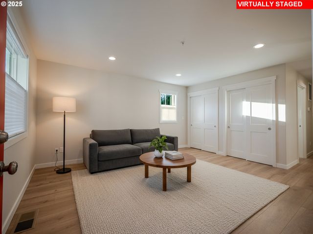 420 ELK CREEK Rd 401, Cannon Beach, OR 97110