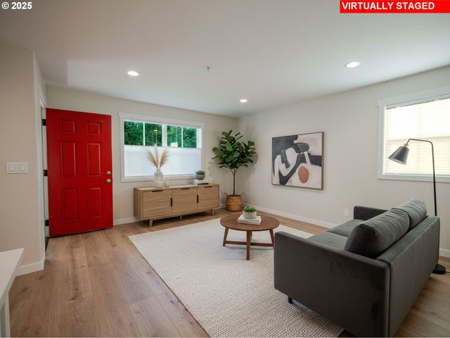 420 ELK CREEK Rd 401, Cannon Beach, OR 97110