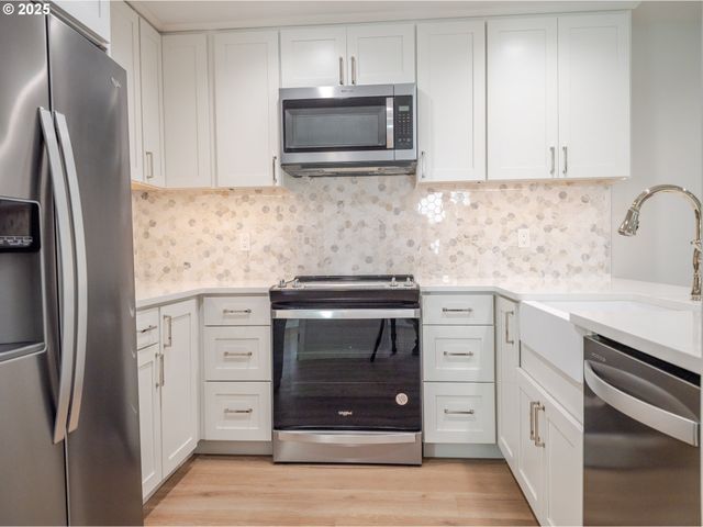 420 ELK CREEK Rd 401, Cannon Beach, OR 97110