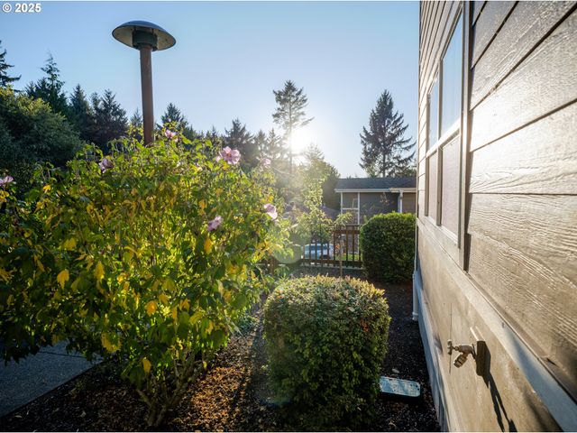 420 ELK CREEK Rd 401, Cannon Beach, OR 97110