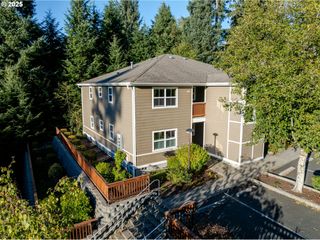 420 ELK CREEK Rd 401, Cannon Beach, OR 97110