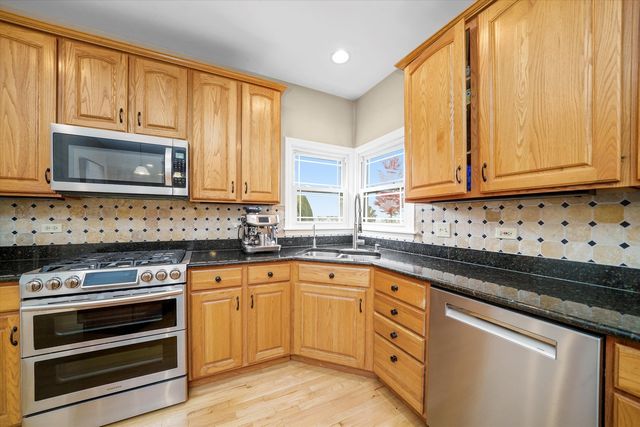 3520 Bunker Hill Drive, Algonquin, IL 60102