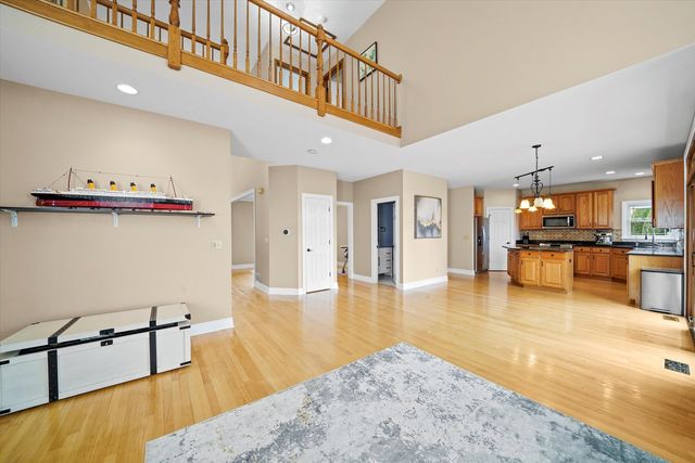 3520 Bunker Hill Drive, Algonquin, IL 60102